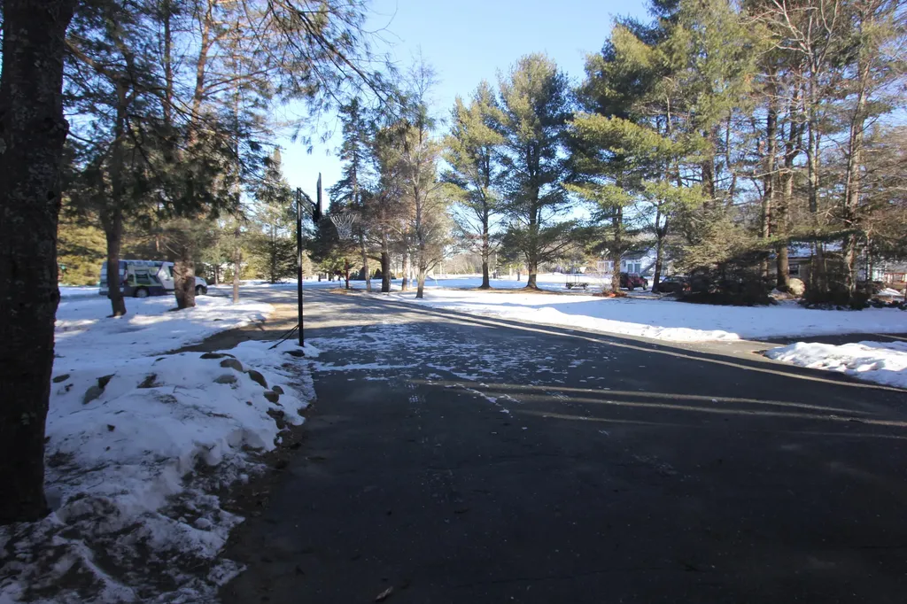 28 Canterbury Lane Turner ME 04282