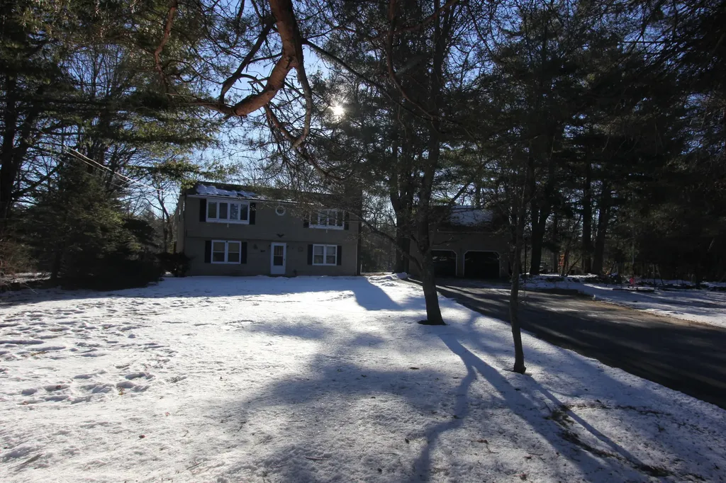 28 Canterbury Lane Turner ME 04282