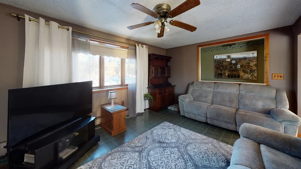 28 Canterbury Lane Turner ME 04282