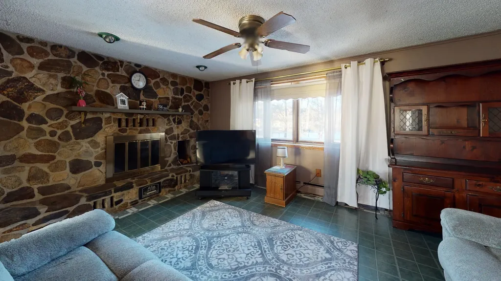 28 Canterbury Lane Turner ME 04282