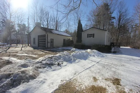 17 Academy Road Monmouth ME 04259