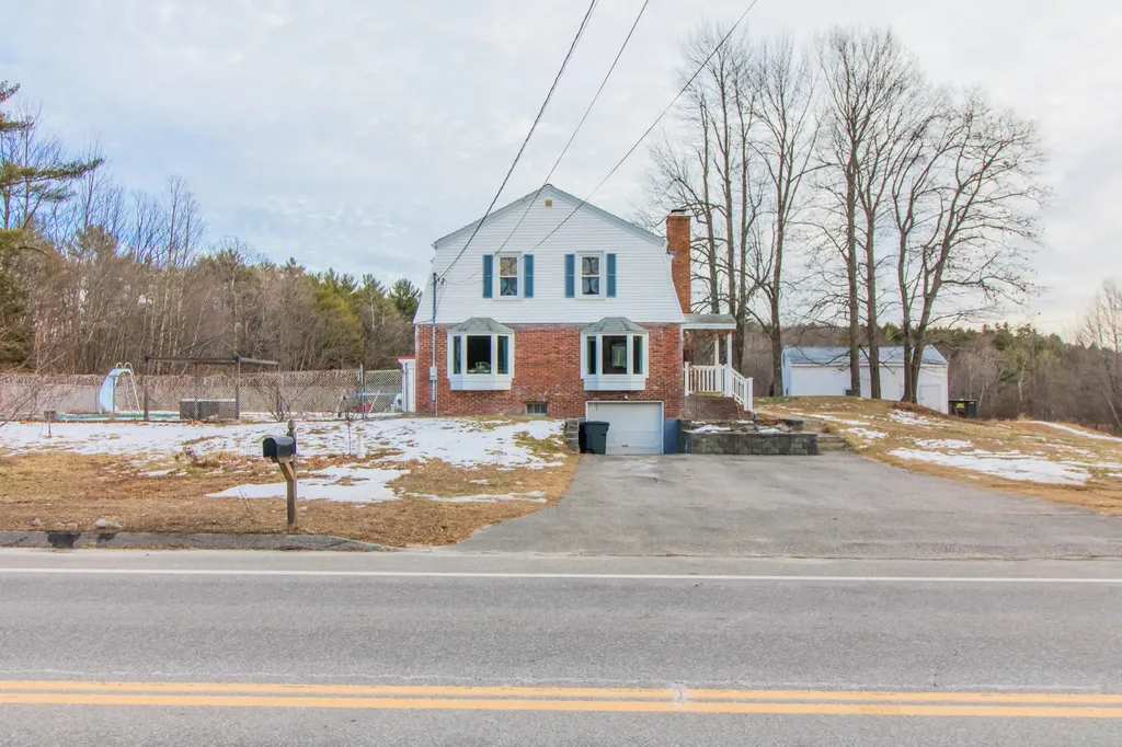 69 Pond Road Lewiston ME 04240