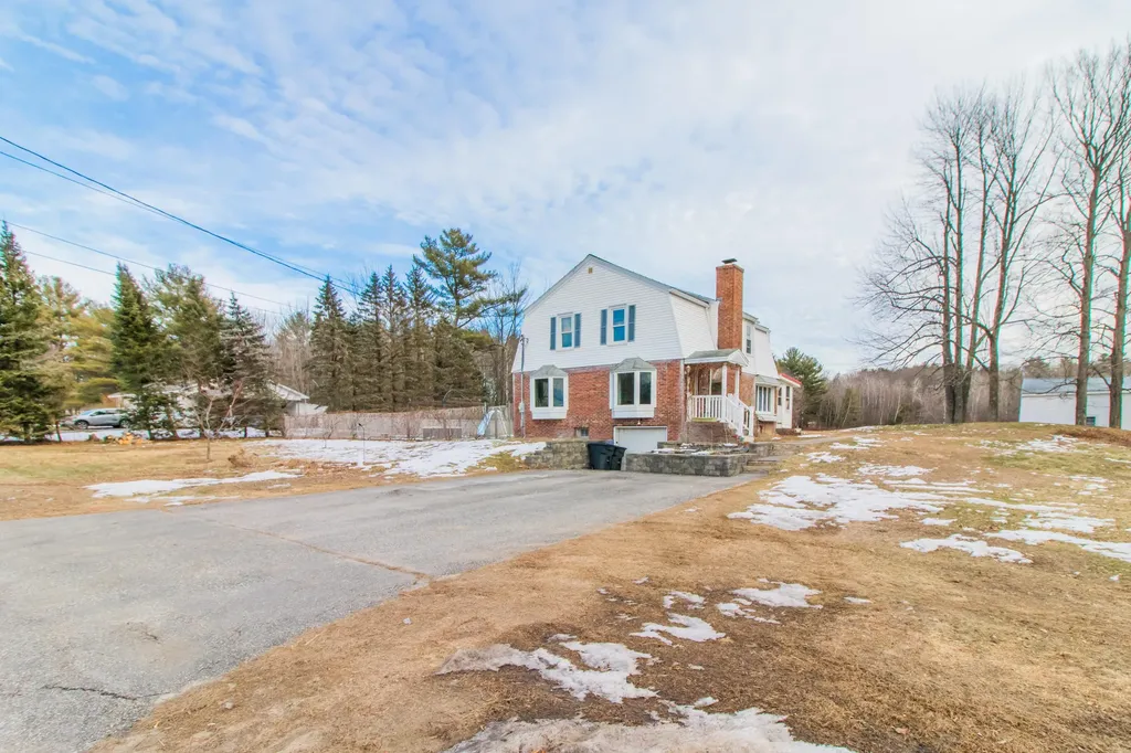 69 Pond Road Lewiston ME 04240