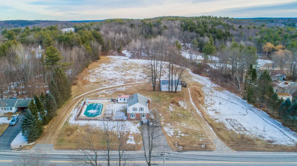 69 Pond Road Lewiston ME 04240