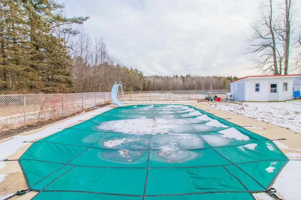 69 Pond Road Lewiston ME 04240