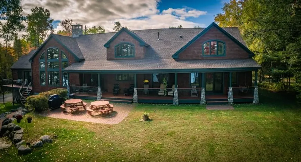 11 Salmon Road Dover-foxcroft ME 04426