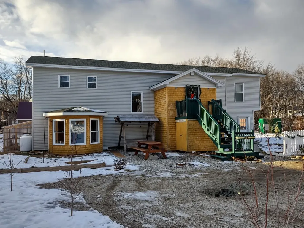 4 Robinson Way Oxford ME 04270