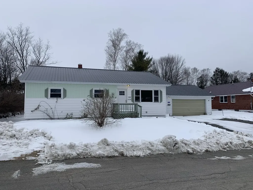 106 Michigan Street Millinocket ME 04462