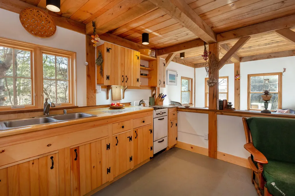 735 Wiscasset Road Whitefield ME 04353