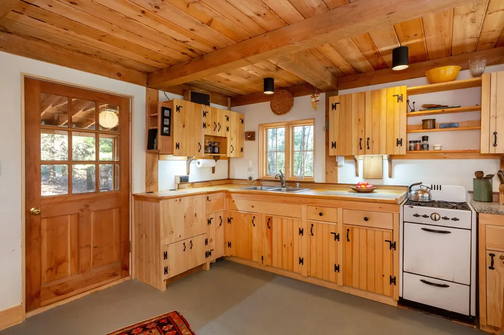 735 Wiscasset Road Whitefield ME 04353