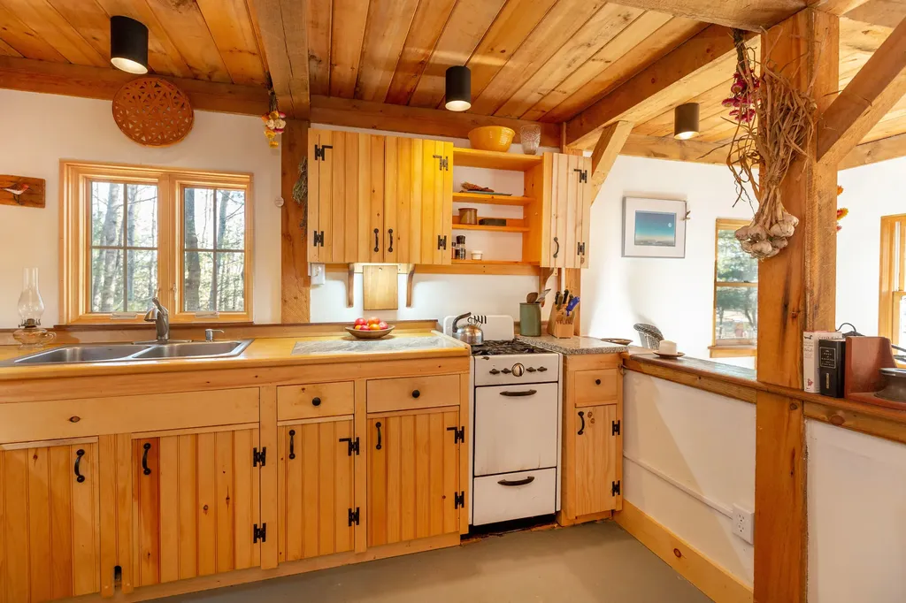 735 Wiscasset Road Whitefield ME 04353