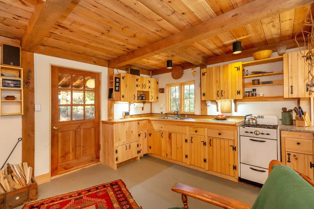735 Wiscasset Road Whitefield ME 04353