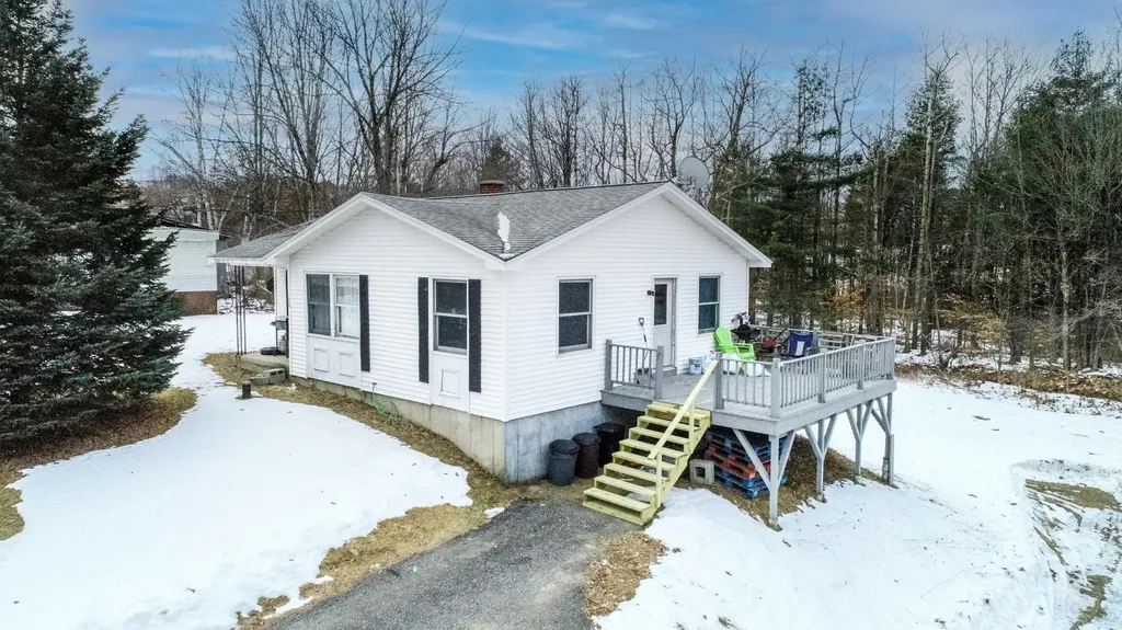 20 Middle Road Augusta ME 04330
