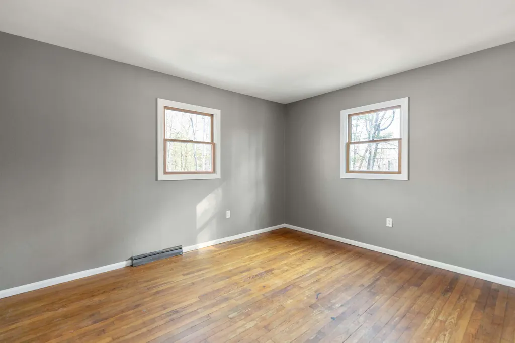 33 Old Ferry Road Wiscasset ME 04578