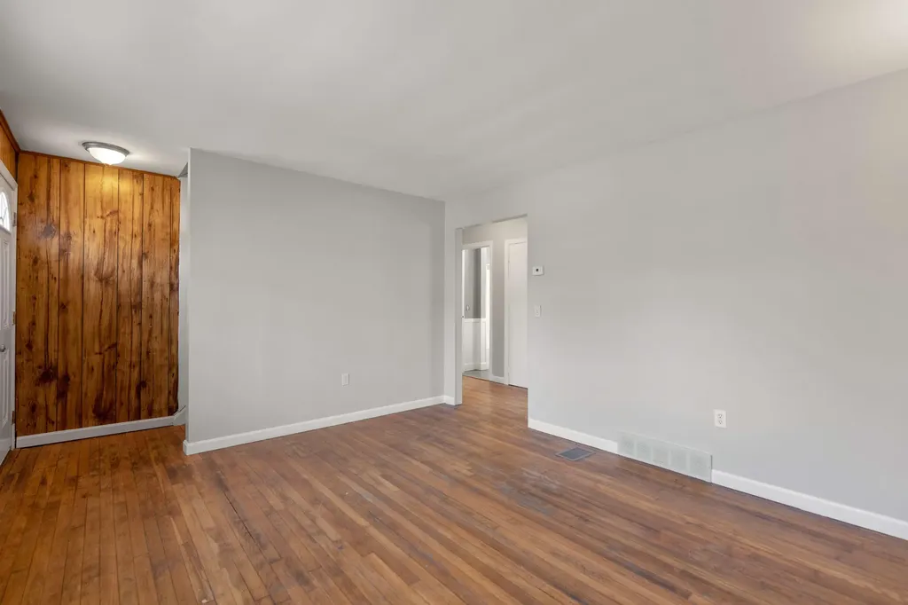 33 Old Ferry Road Wiscasset ME 04578