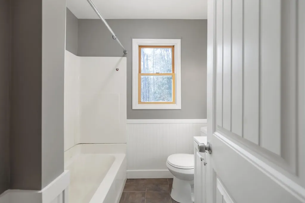 33 Old Ferry Road Wiscasset ME 04578