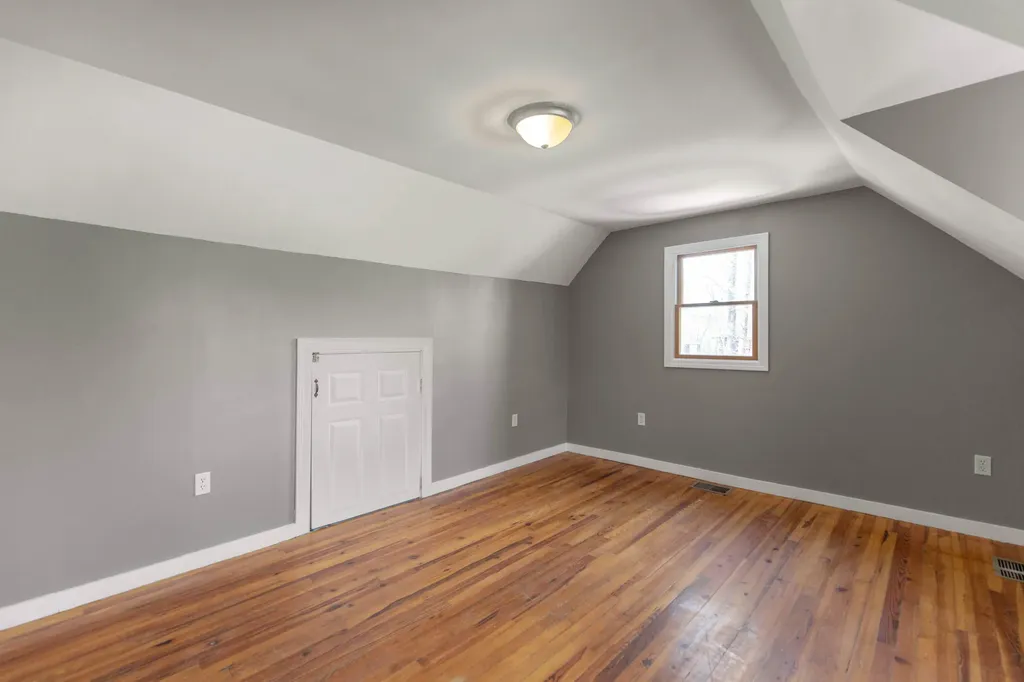 33 Old Ferry Road Wiscasset ME 04578