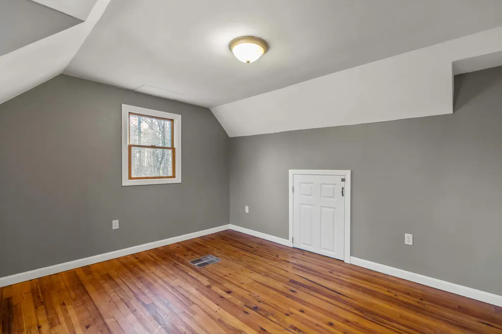 33 Old Ferry Road Wiscasset ME 04578