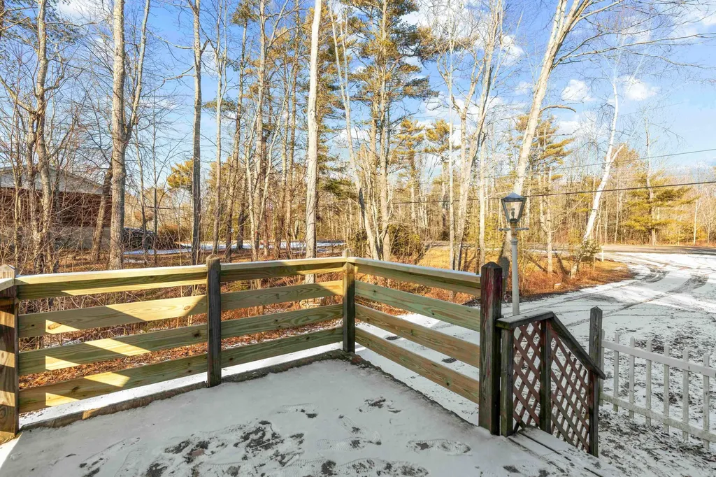 33 Old Ferry Road Wiscasset ME 04578