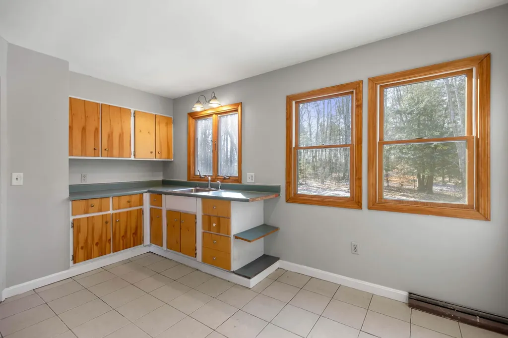 33 Old Ferry Road Wiscasset ME 04578