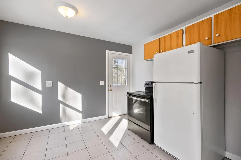 33 Old Ferry Road Wiscasset ME 04578