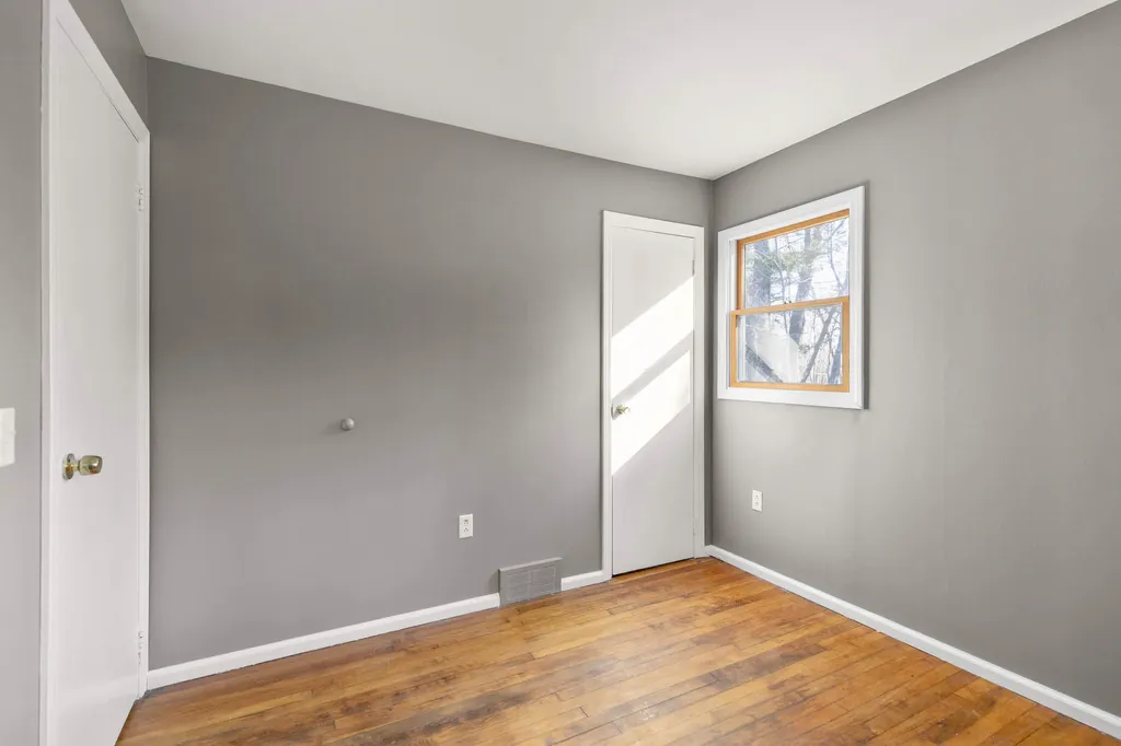 33 Old Ferry Road Wiscasset ME 04578