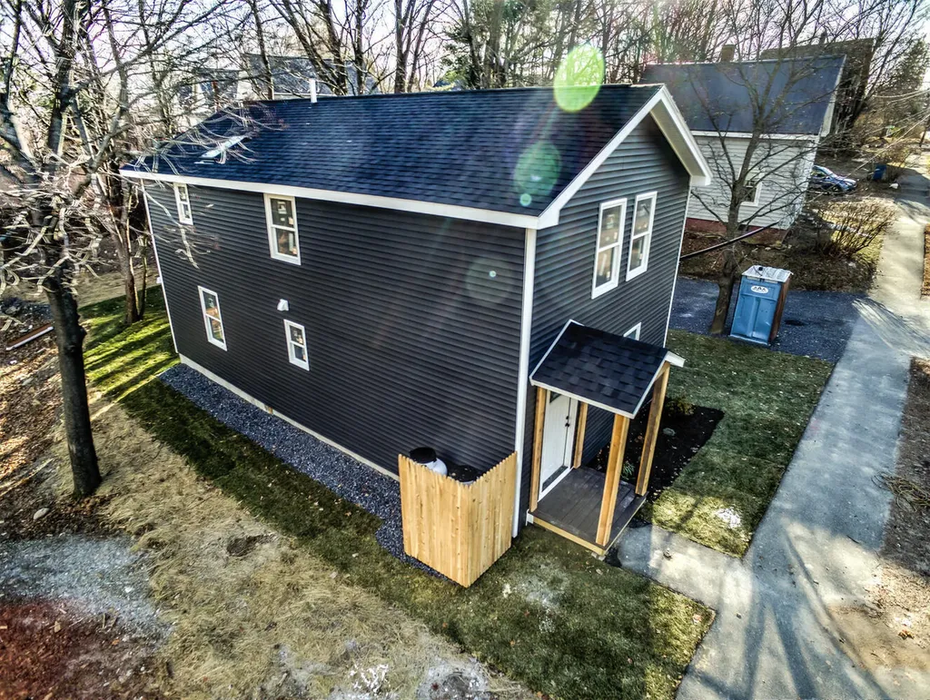 22 Harrison Avenue Gardiner ME 04345