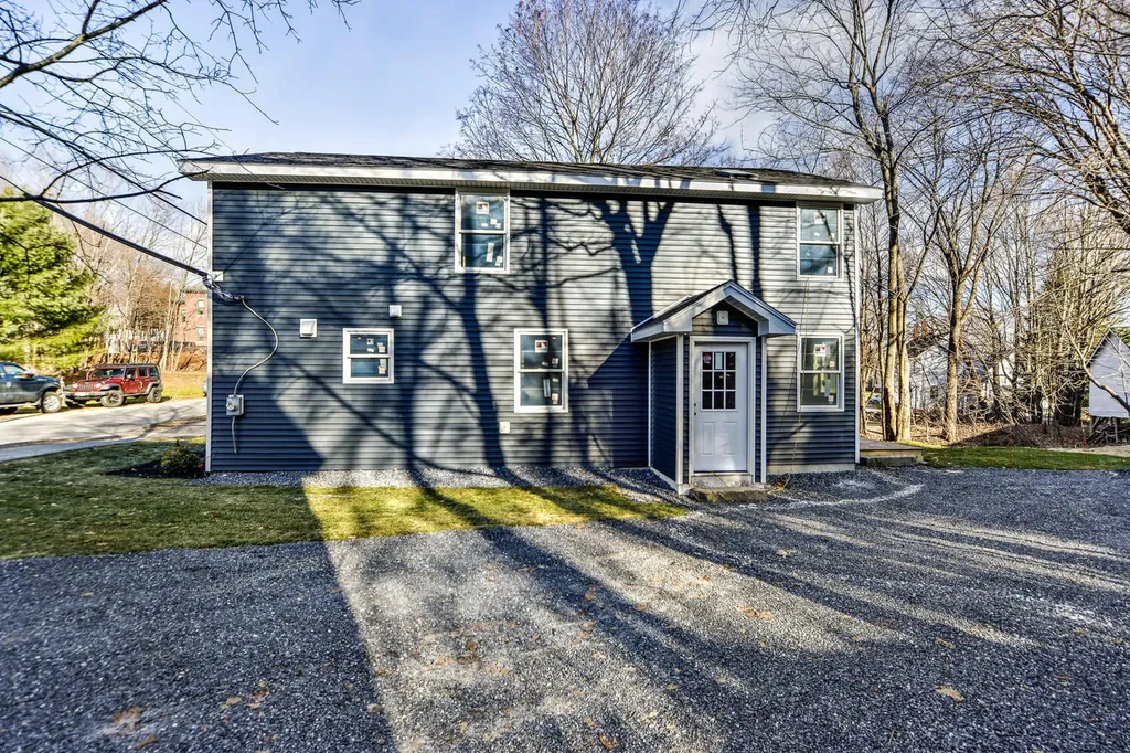 22 Harrison Avenue Gardiner ME 04345