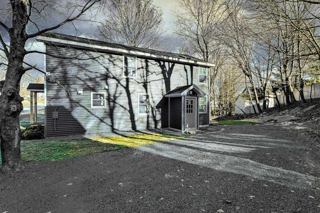22 Harrison Avenue Gardiner ME 04345