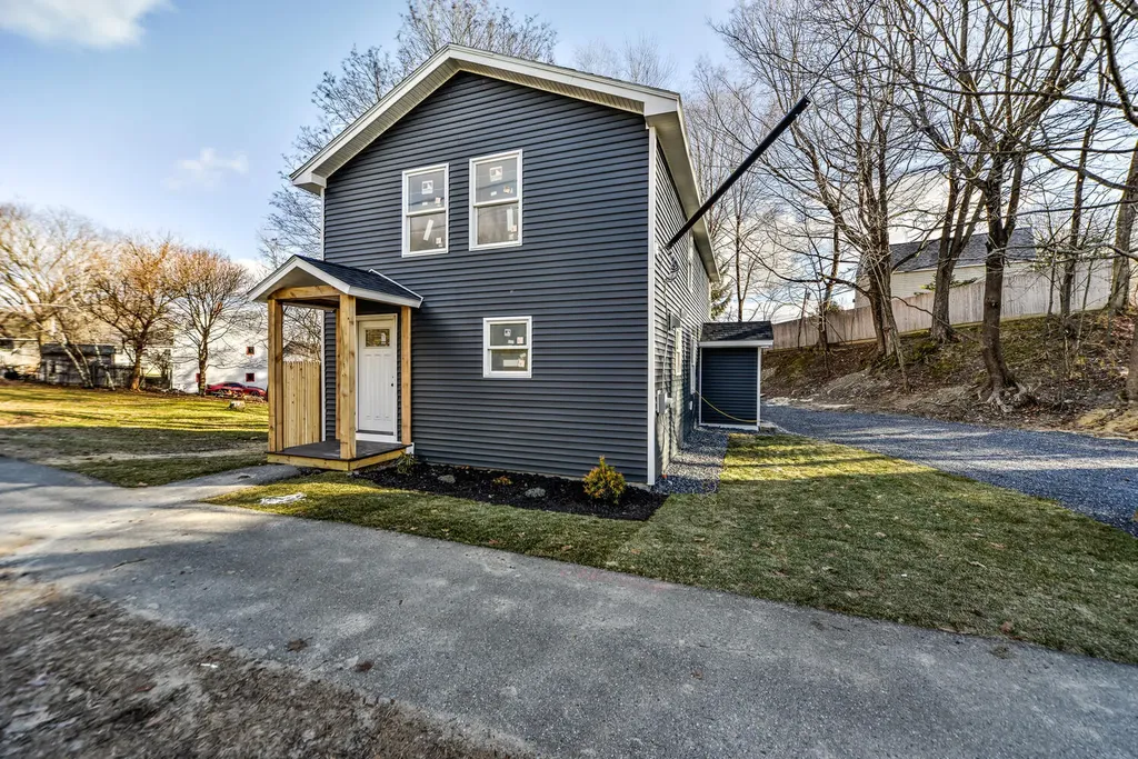 22 Harrison Avenue Gardiner ME 04345