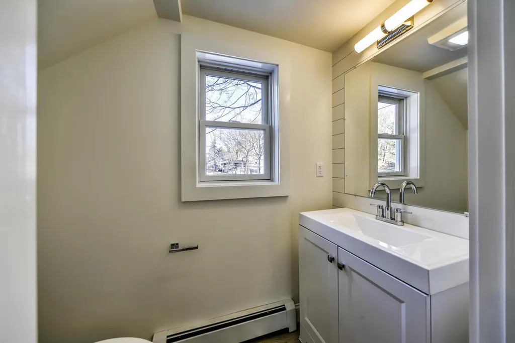 22 Harrison Avenue Gardiner ME 04345