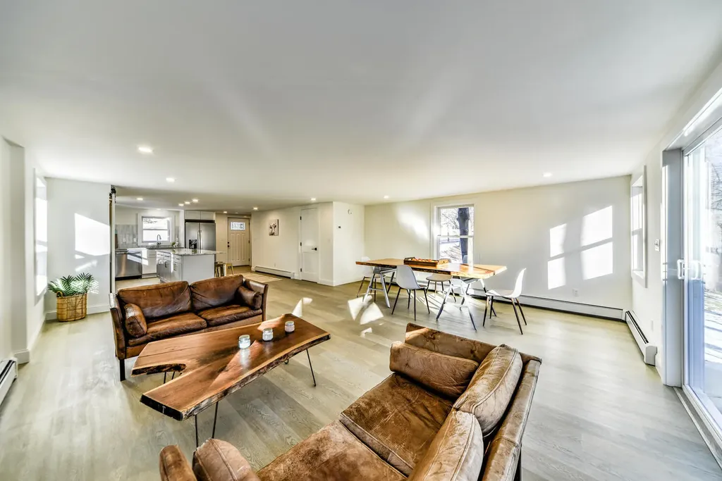 22 Harrison Avenue Gardiner ME 04345