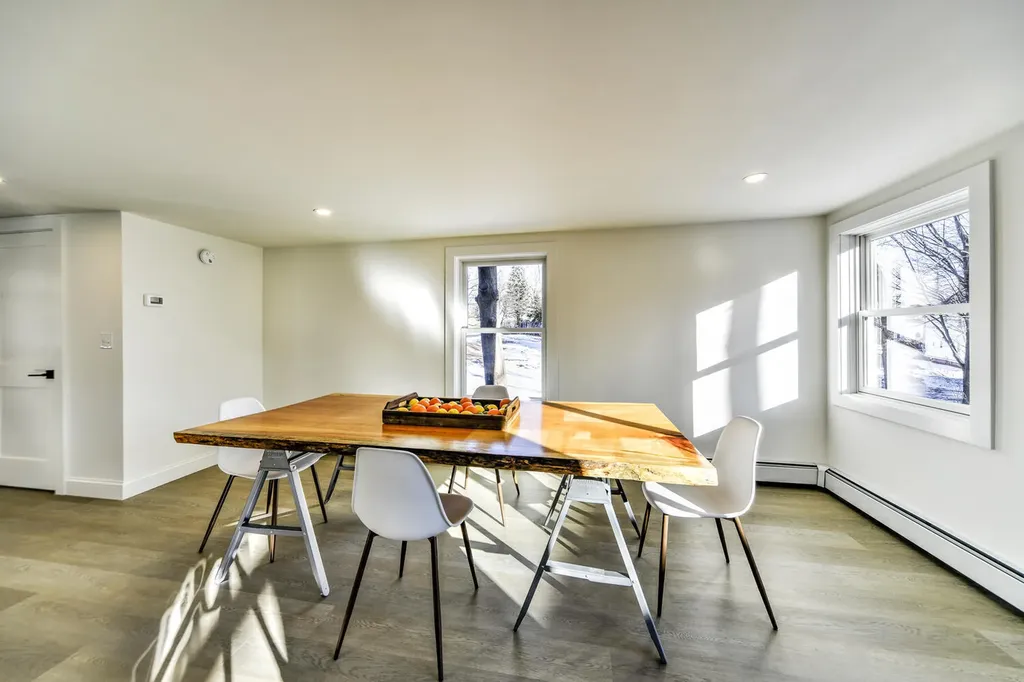 22 Harrison Avenue Gardiner ME 04345