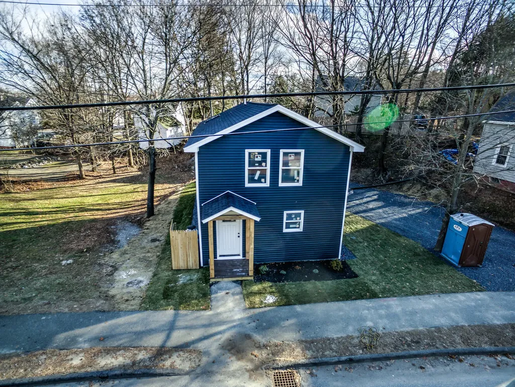 22 Harrison Avenue Gardiner ME 04345