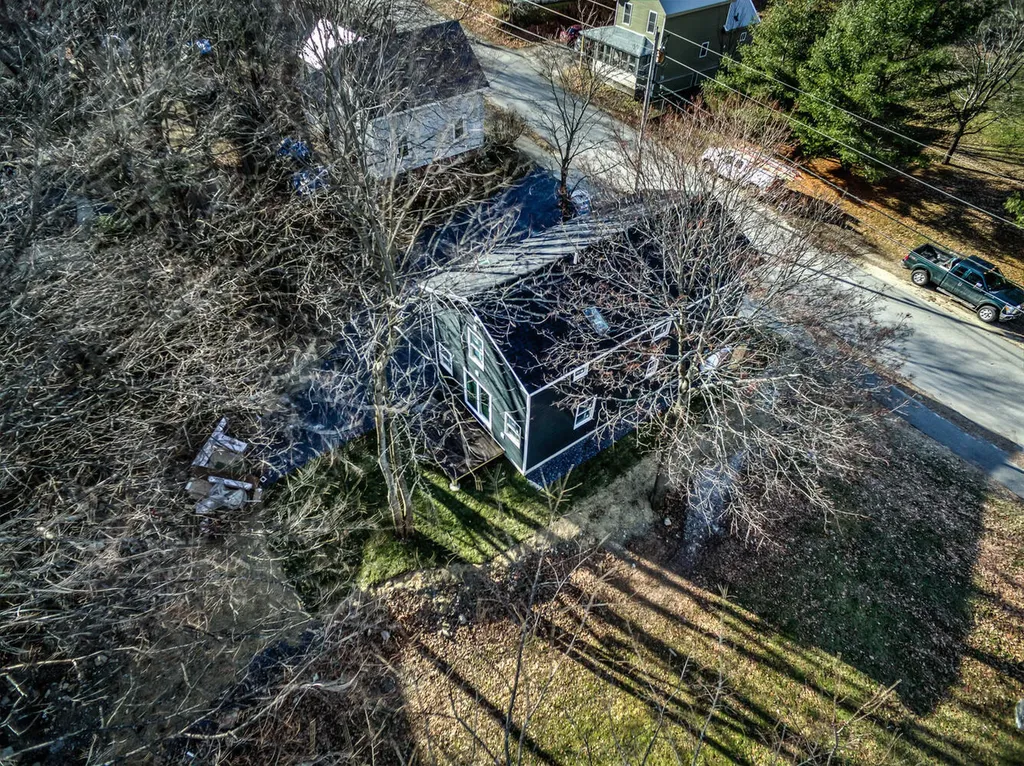 22 Harrison Avenue Gardiner ME 04345