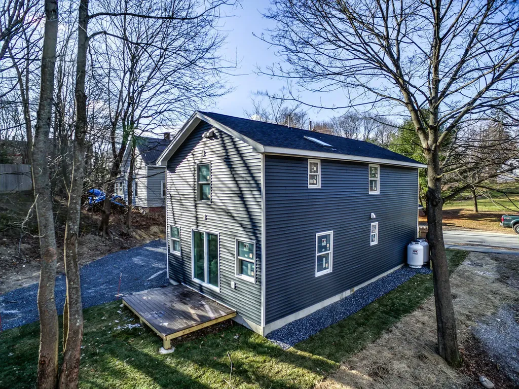 22 Harrison Avenue Gardiner ME 04345