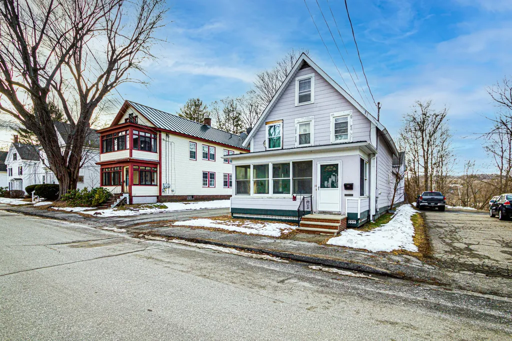 14 Maple Street Augusta ME 04330