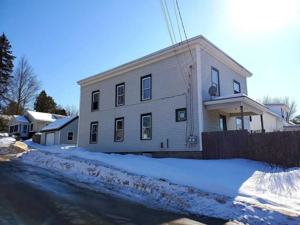5 Farwell Street Lewiston ME 04240