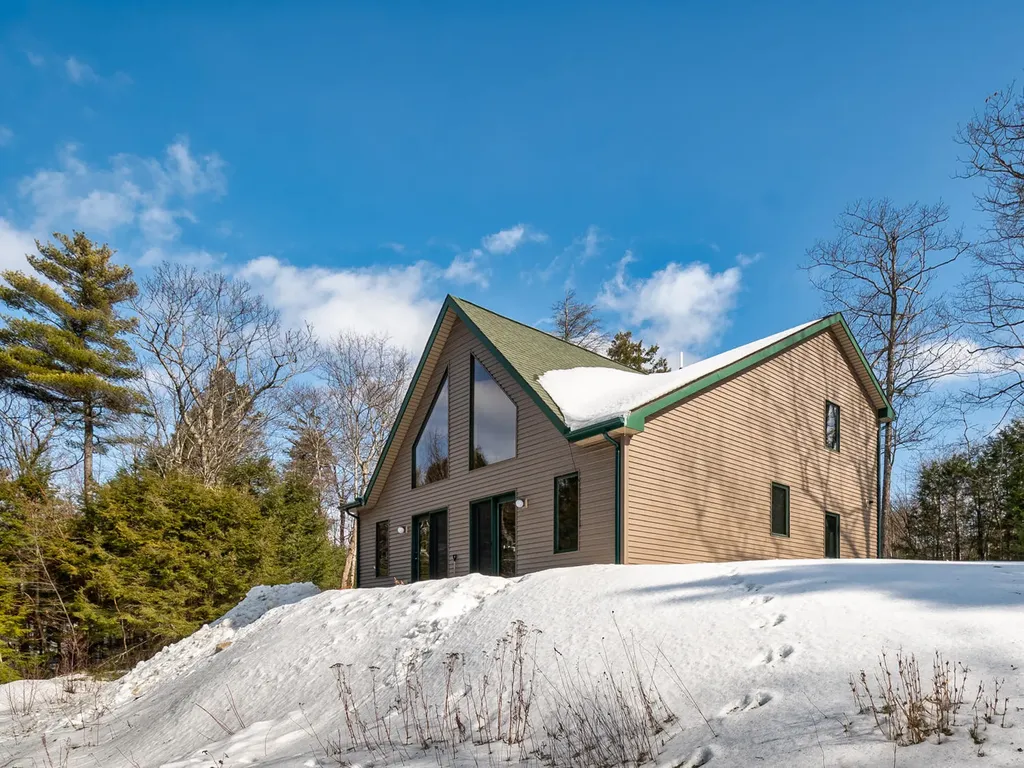 507 Pinnacle Road Liberty ME 04949