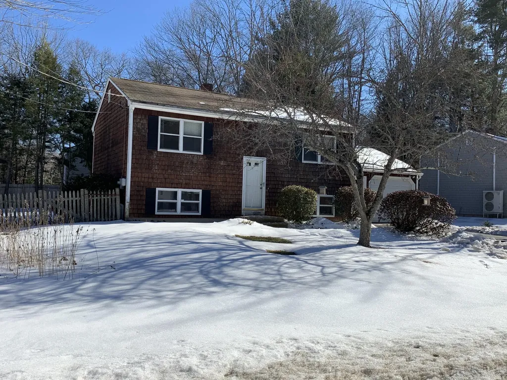 28 Forest Drive Topsham ME 04086