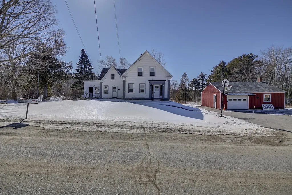 204 Payson Road Union ME 04862