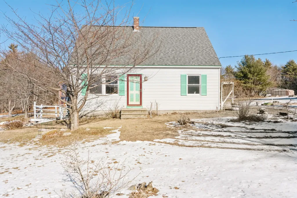 440 Hackett Road Auburn ME 04210