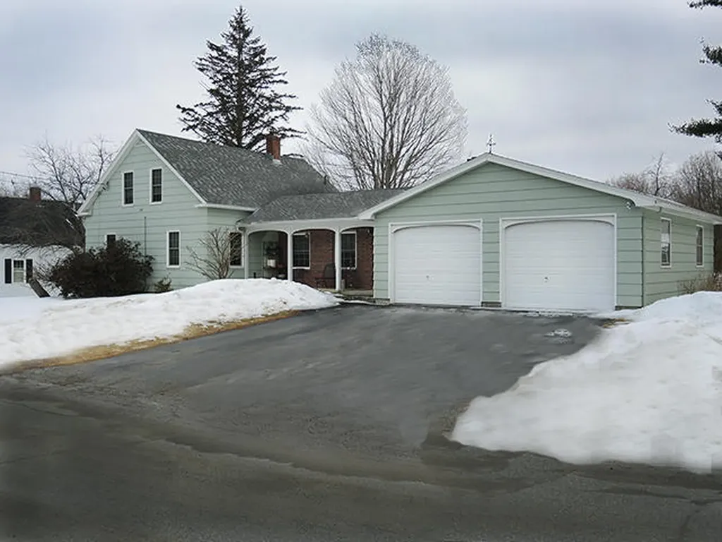 62 Sheldon Street Farmingdale ME 04344
