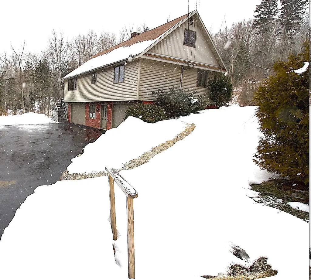 43 Bradford Point Road Friendship ME 04547