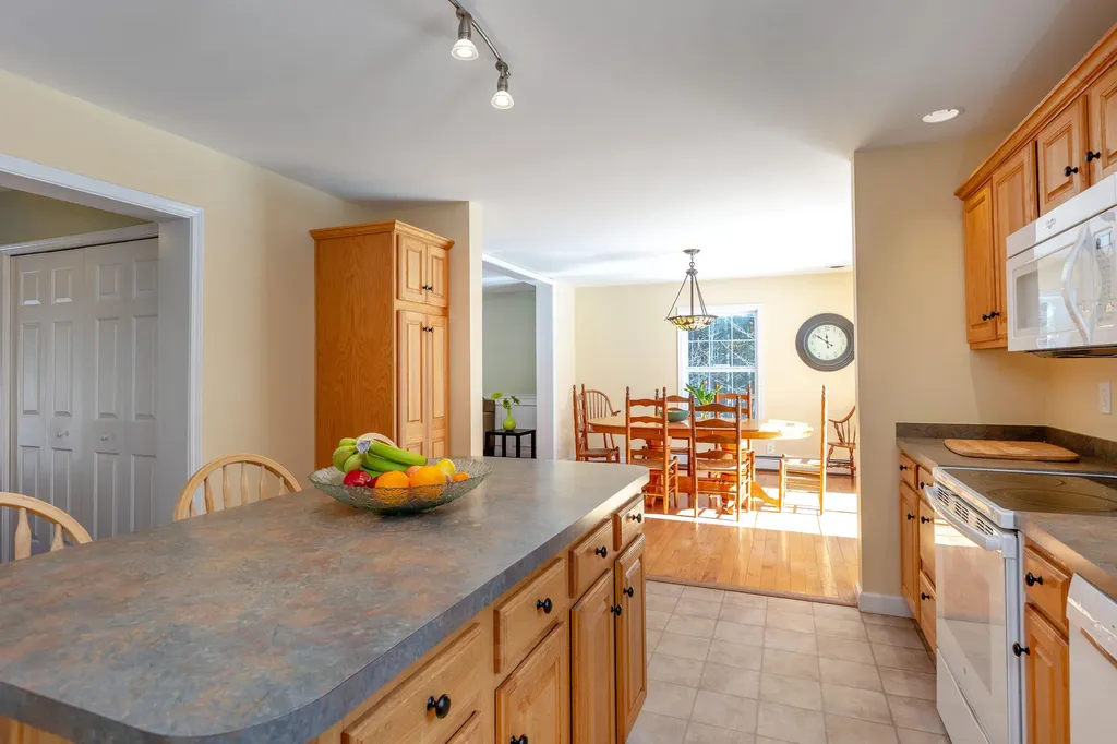 24 Fir Way Harpswell ME 04079