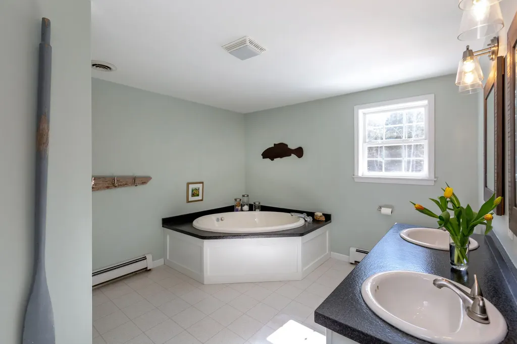 24 Fir Way Harpswell ME 04079