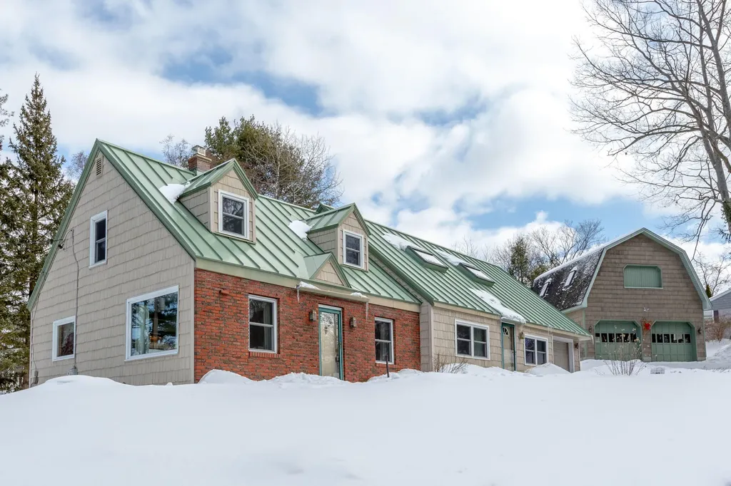 188 Montello Street Lewiston ME 04240