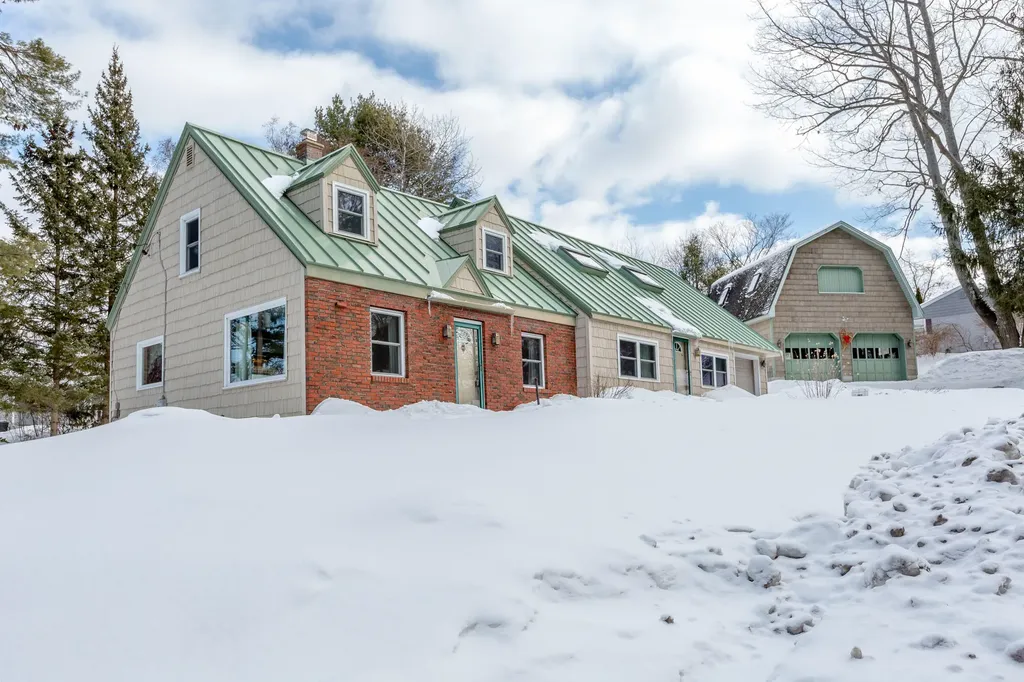 188 Montello Street Lewiston ME 04240
