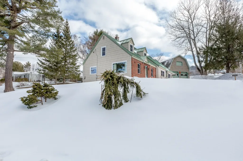 188 Montello Street Lewiston ME 04240