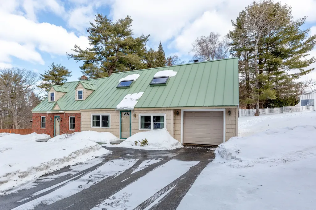 188 Montello Street Lewiston ME 04240